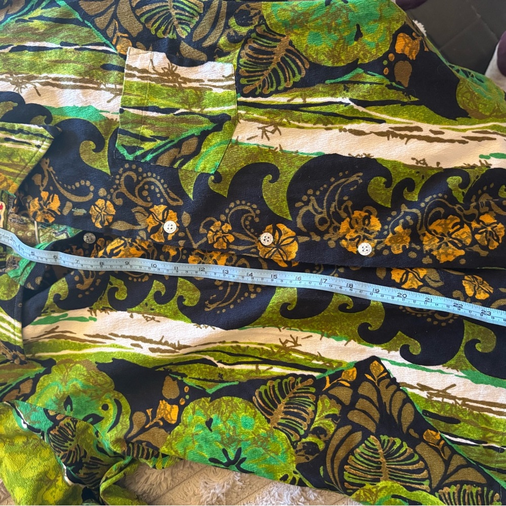 Vintage Hawaiian button up shirt - Picture 9 of 9